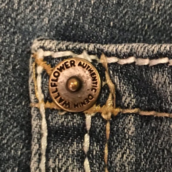 WALLFLOWER Classic Cuffed Denim Shorts Size 3 - Picture 9 of 14